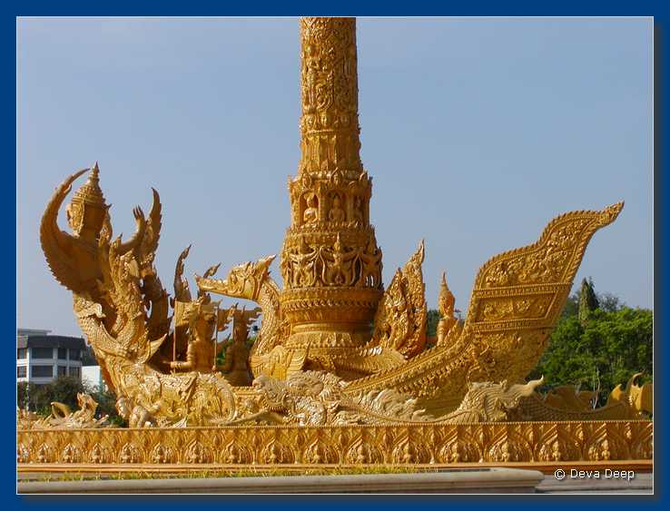 Ubon Ratchathani Giant votive candle 20031216-2